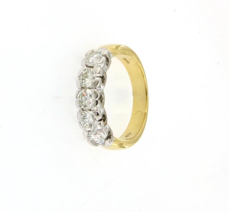 Anello 2 ori 750/1000 veretta con 5 diamanti taglio brillante per un tot. di  ct 1.15 colore h purezza vs mis.9