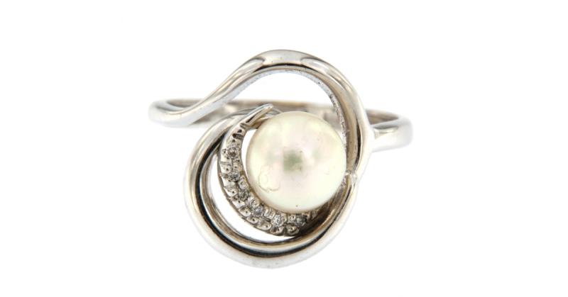 Anello in oro b 750/1000 con perla e diamanti misura 11