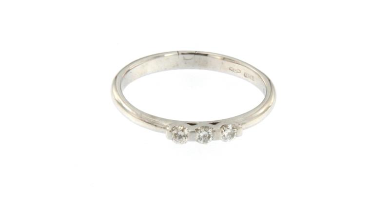 Anello in oro b 750/1000 trilogy con diamanti da 0.04 ct cadauno e 15 pt totali / ct 1,4 totali misura 10