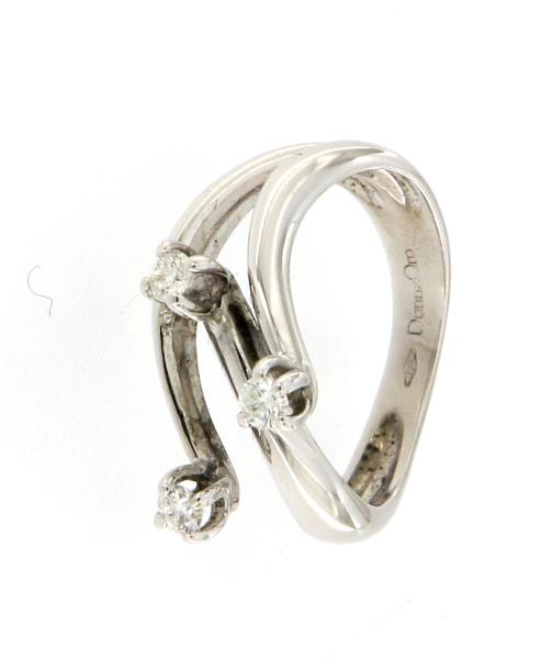 Anello oro bianco con  con 3 diamantini taglio brillante da 0.05 ct cadauno colore g purezza vs mis. 7 0.15 ct totali
