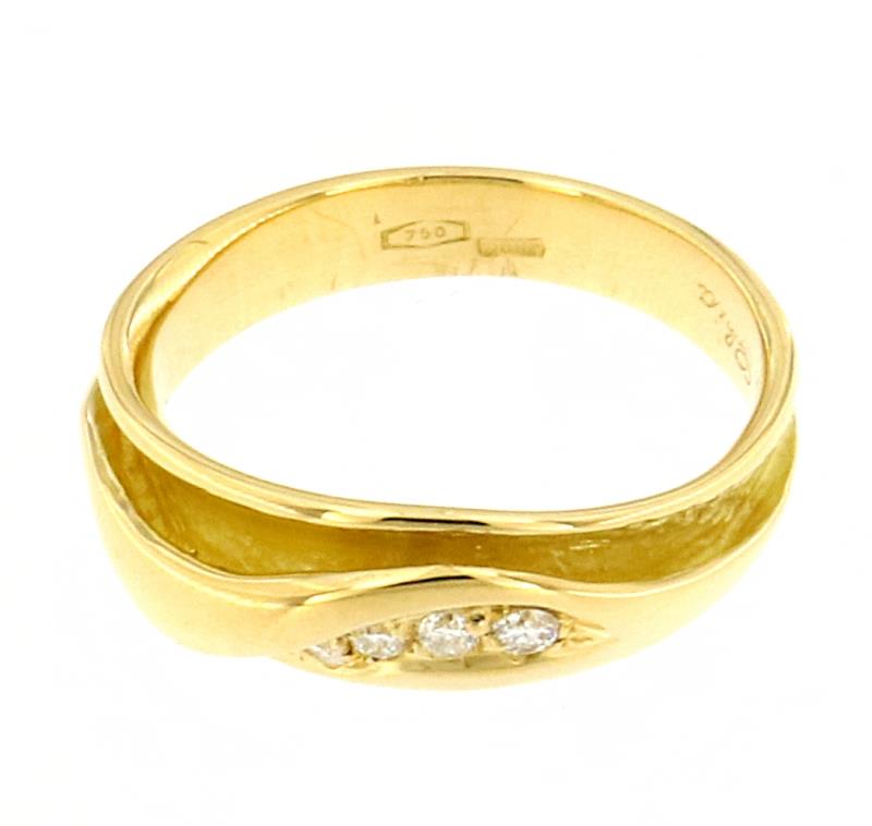 Anello oro giallo 750\1000 con 4 diamantini taglio brillante