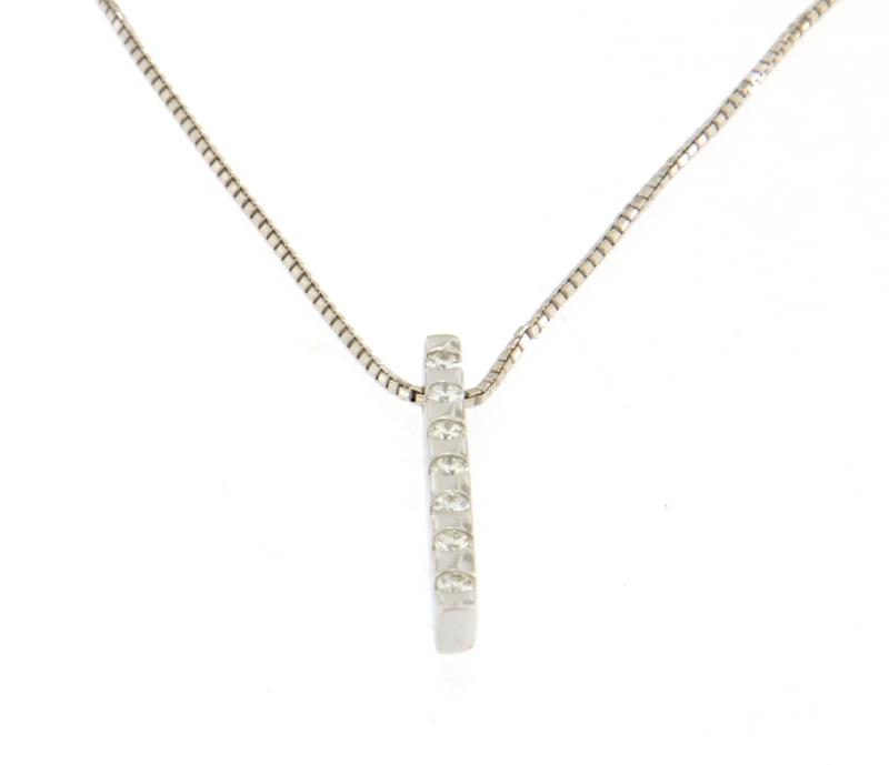 Collana in oro bianco 750\1000 con pendente e diamantini cm 40
