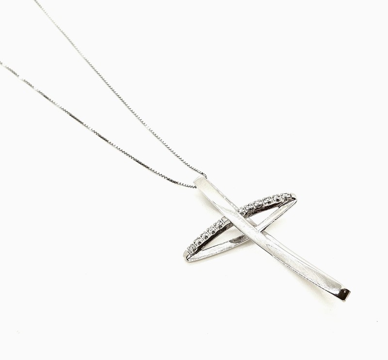 Collana oro bianco 750/1000 maglia veneta con ciondolo croce stilizzata e pavè di diamanti ct 0.10 tot cm 42