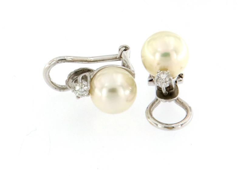 Coppia di orecchini oro bianco 750/1000 perla e diamantino (clips)