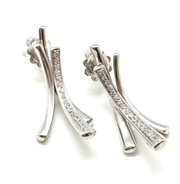 Coppia orecchini oro bianco 750/1000 stilizzati con pavè di diamanti ct 0.26 tot. 