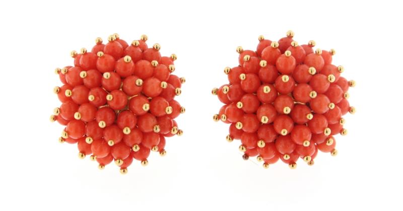 Orecchini in oro g 750/1000 clip+ lobo semisfere con sfere di corallo